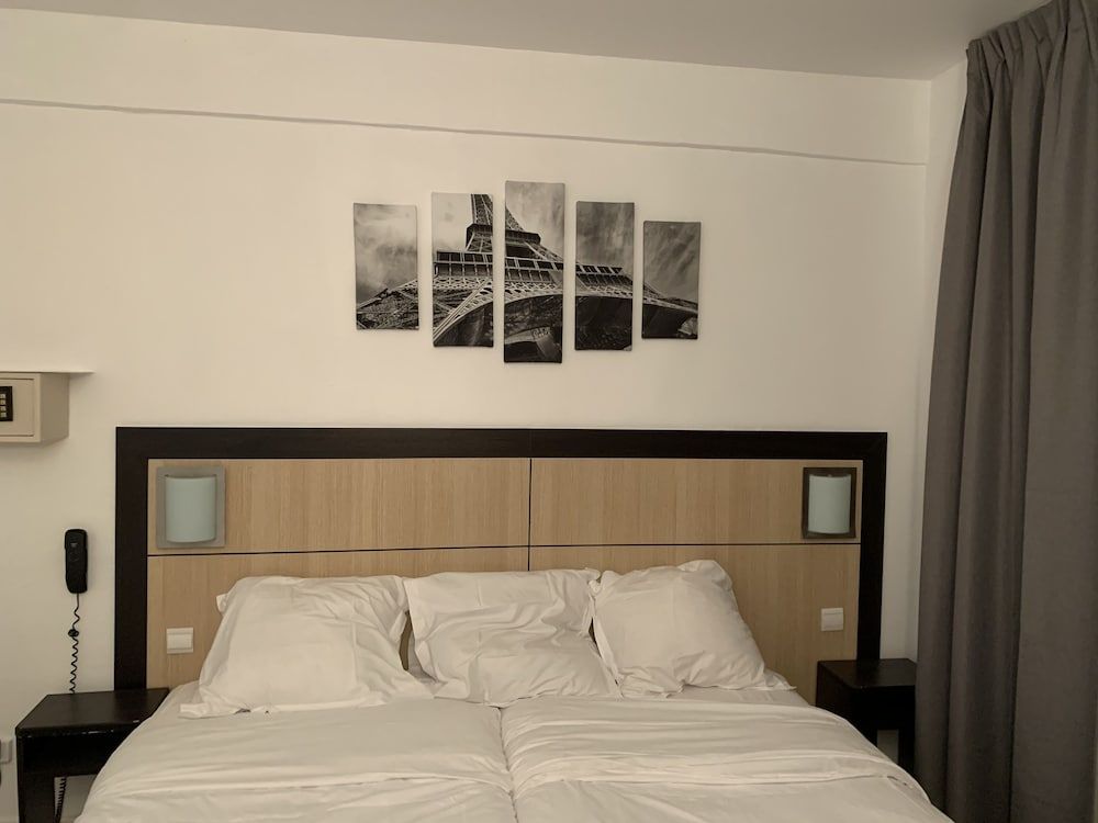 Hôtel De Bordeaux Standard Double Room 3