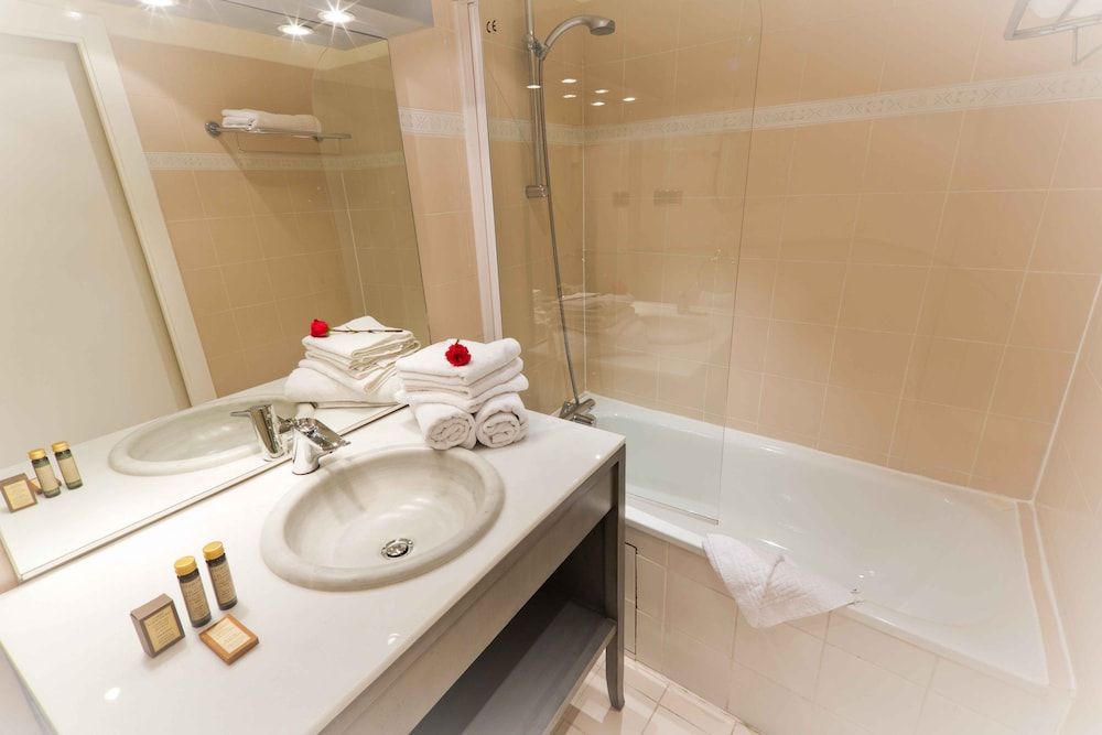 Hôtel Champerret Héliopolis Classic Double Room 8