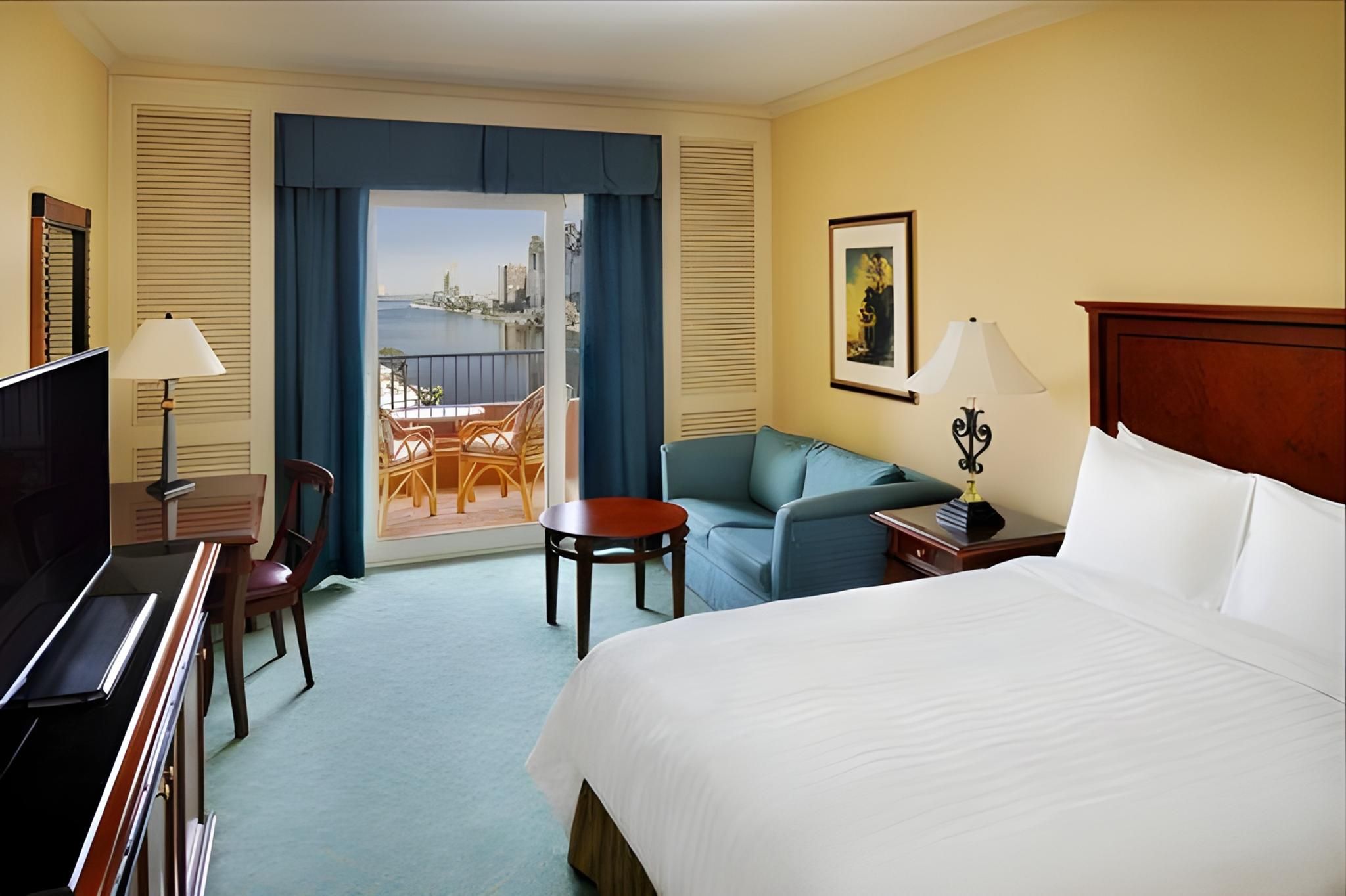 Deluxe, Guest room, 1 King, Balcony