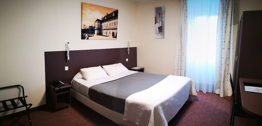 Standard Double Room (Shower)