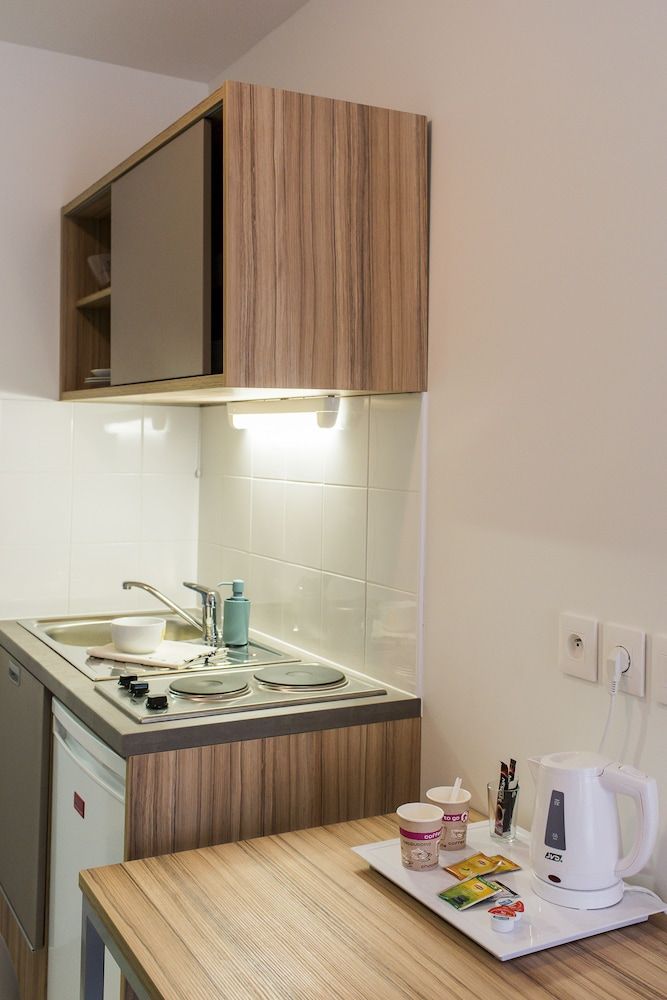 Apparteo Bordeaux Double Room 7