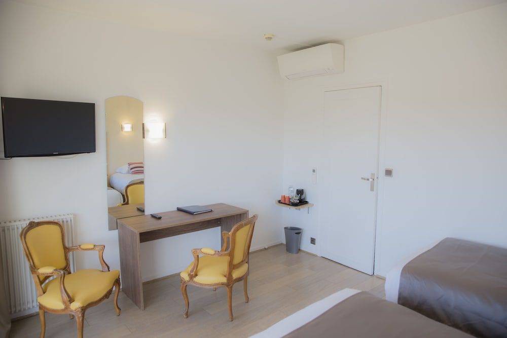 Arc Hôtel sur Mer Triple Room, Terrace, Sea View 6