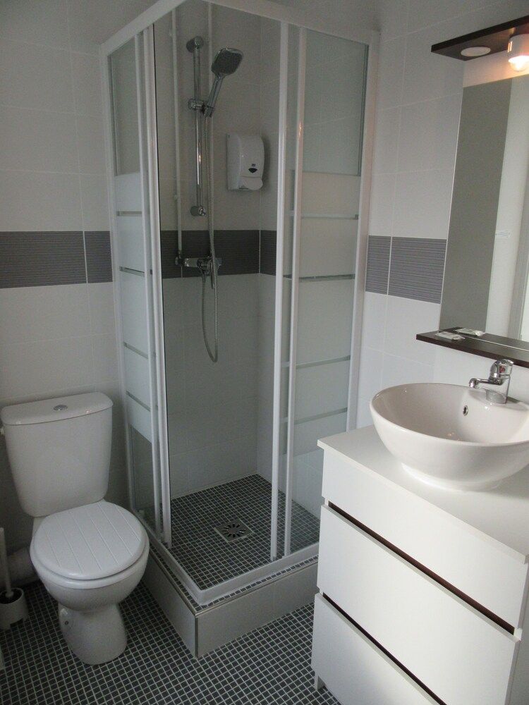 Hôtel de France Standard Double Room 4