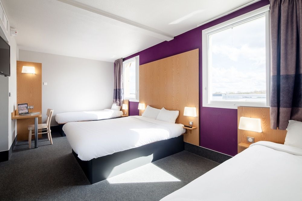 B&B HOTEL Lieusaint Carré Sénart Quadruple Room 3