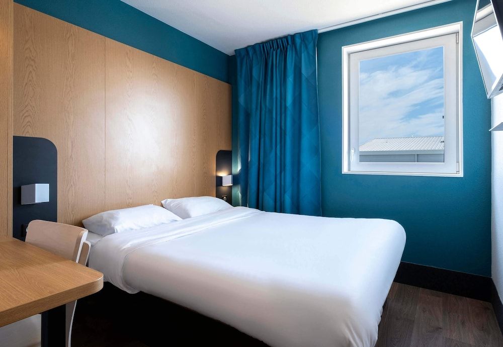 B&B HOTEL Niort Marais Poitevin Est