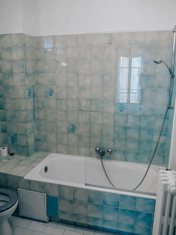 undefined Luxia Hotel 9