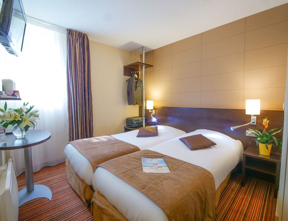 Standard Twin Room