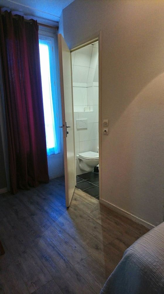 Acacia Hotel Double Room 6