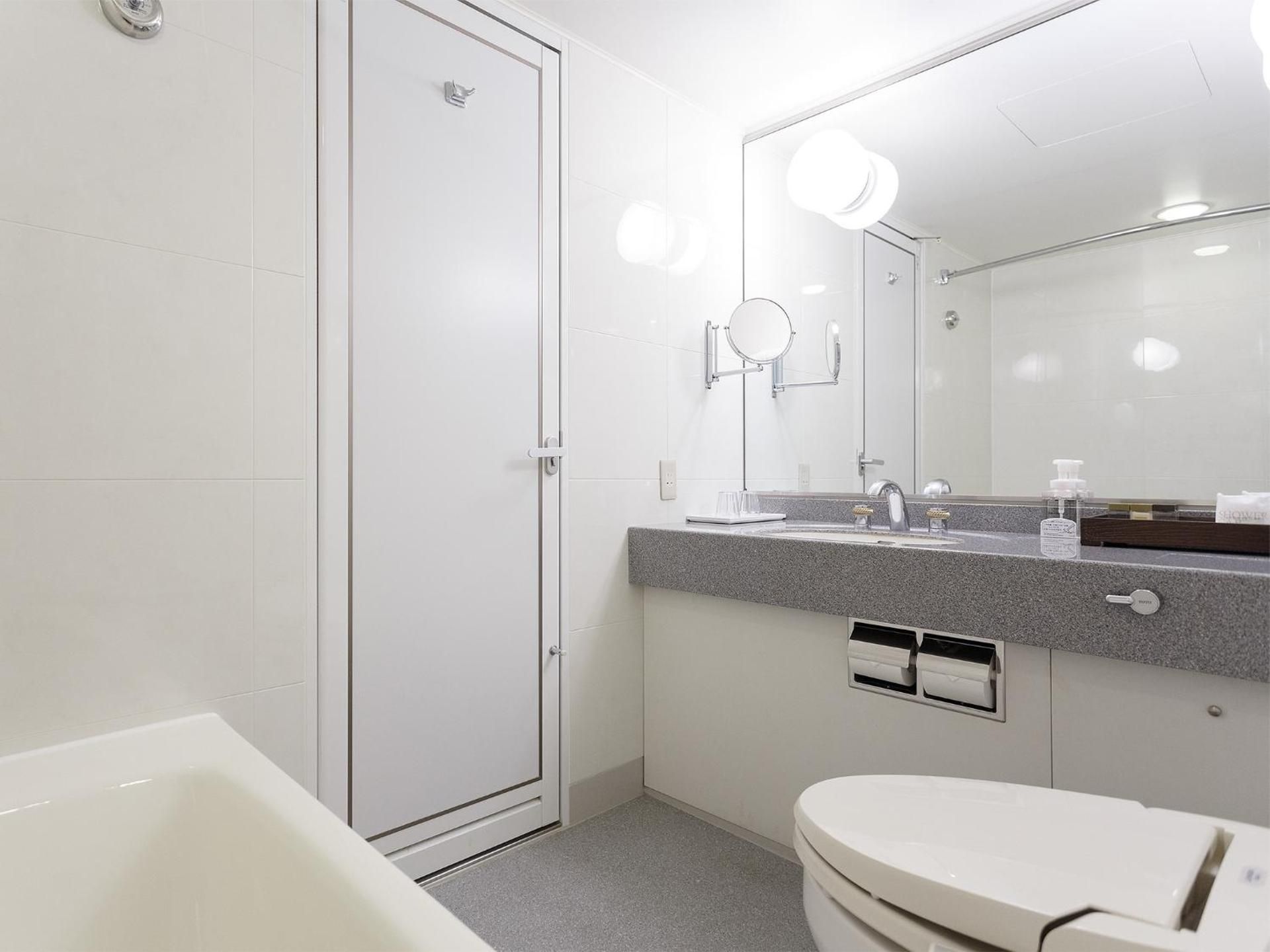 South Tower Plaza Superior King Room - Non-Smoking