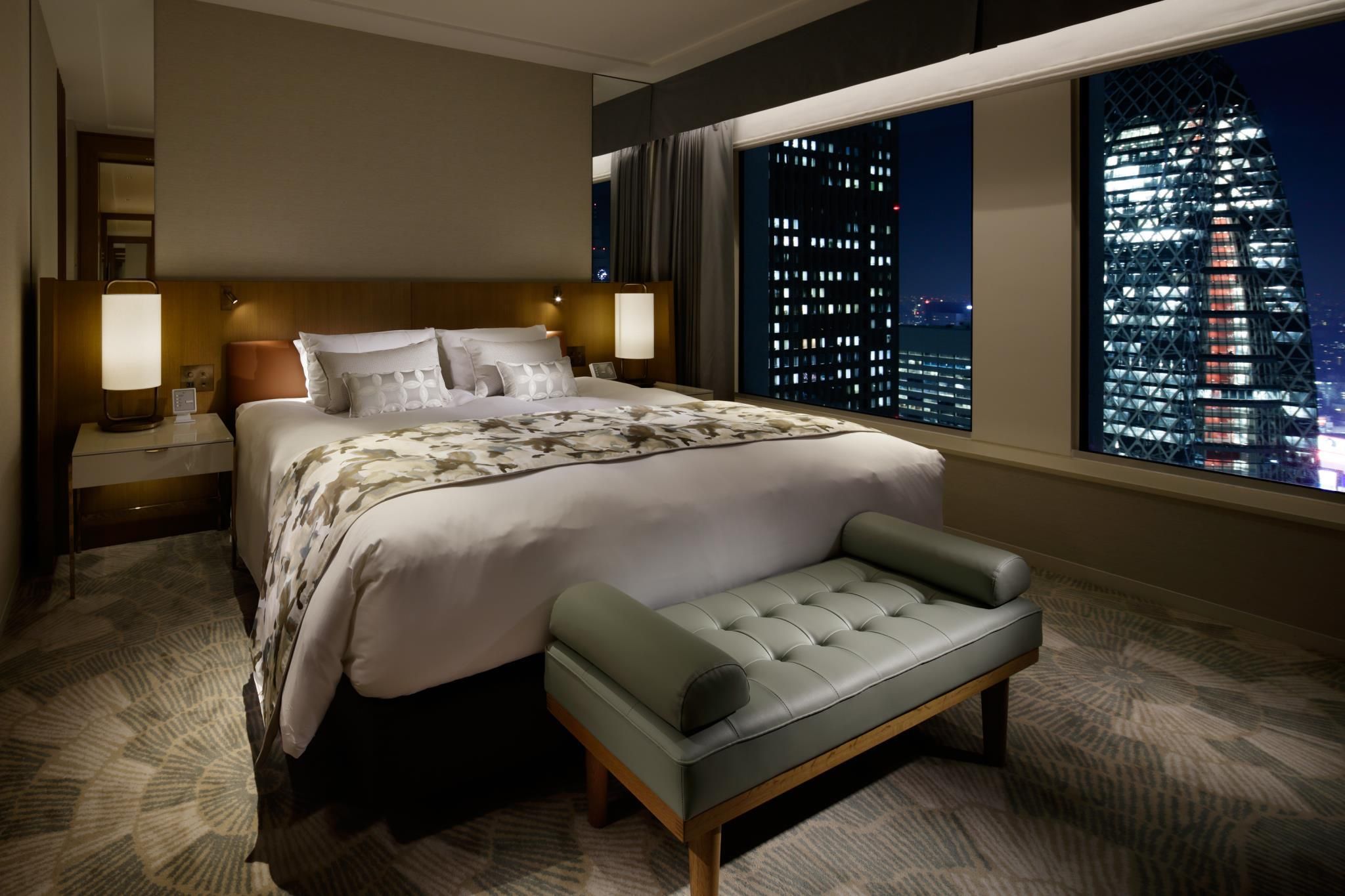 Premier Grand King Suite - Non-Smoking