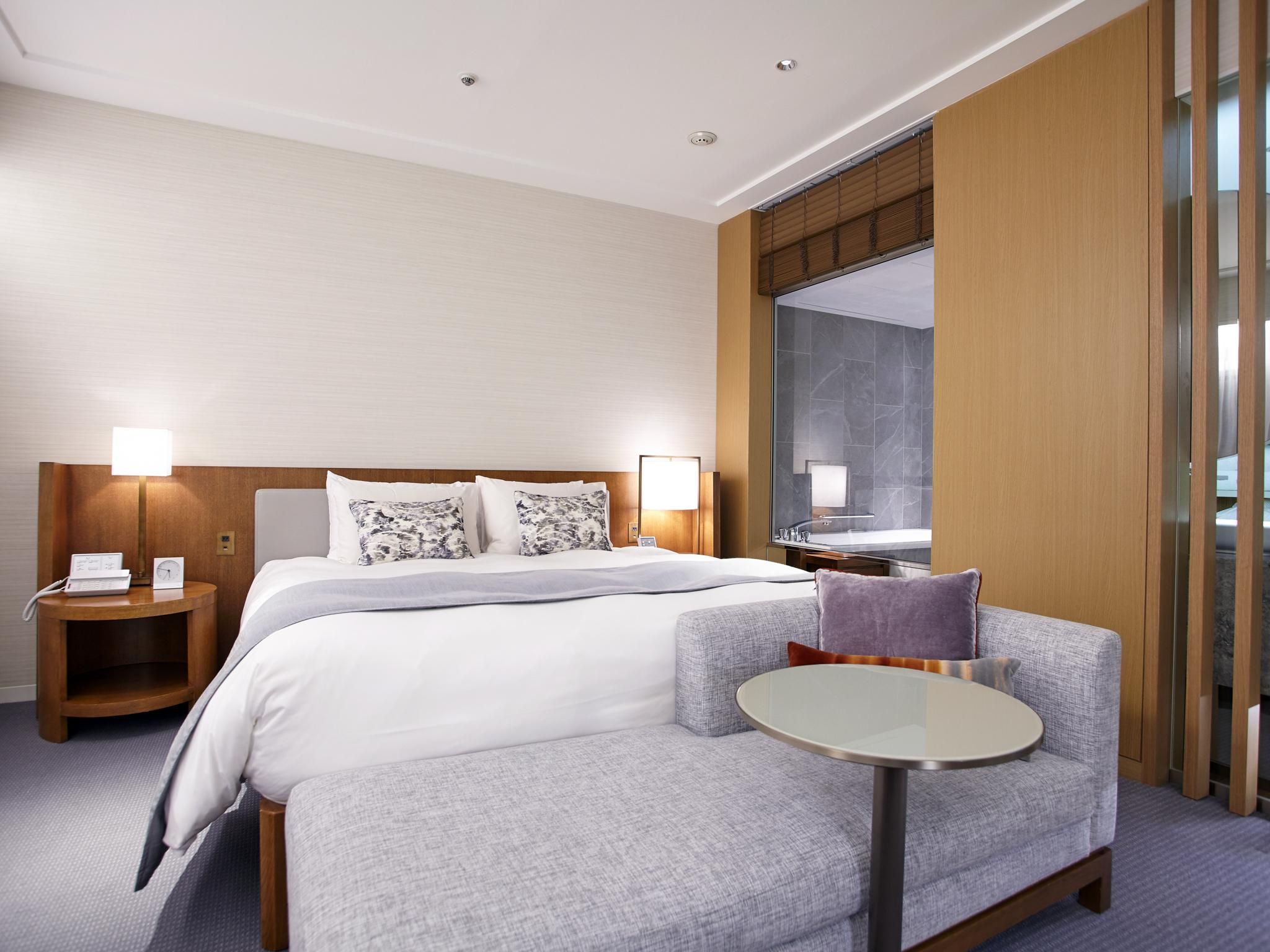 Premier Grand Deluxe King Room - Non-Smoking