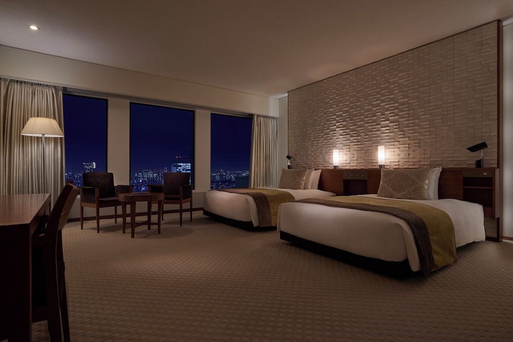 Luxury Suite with Twin Bed