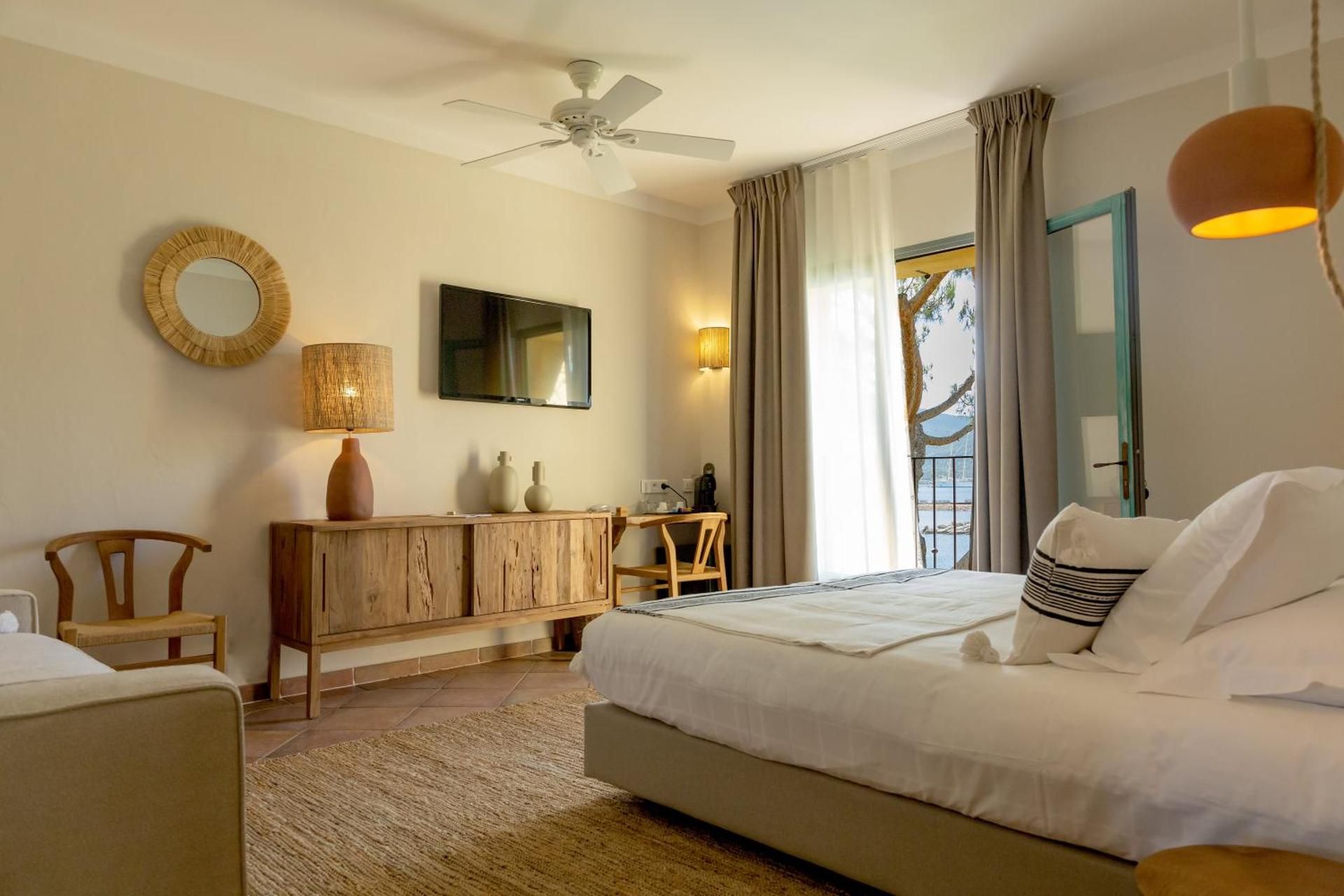Superior Triple Room with Sea View