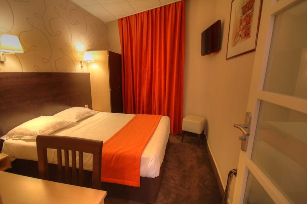 undefined Hôtel des Trois Gares 4