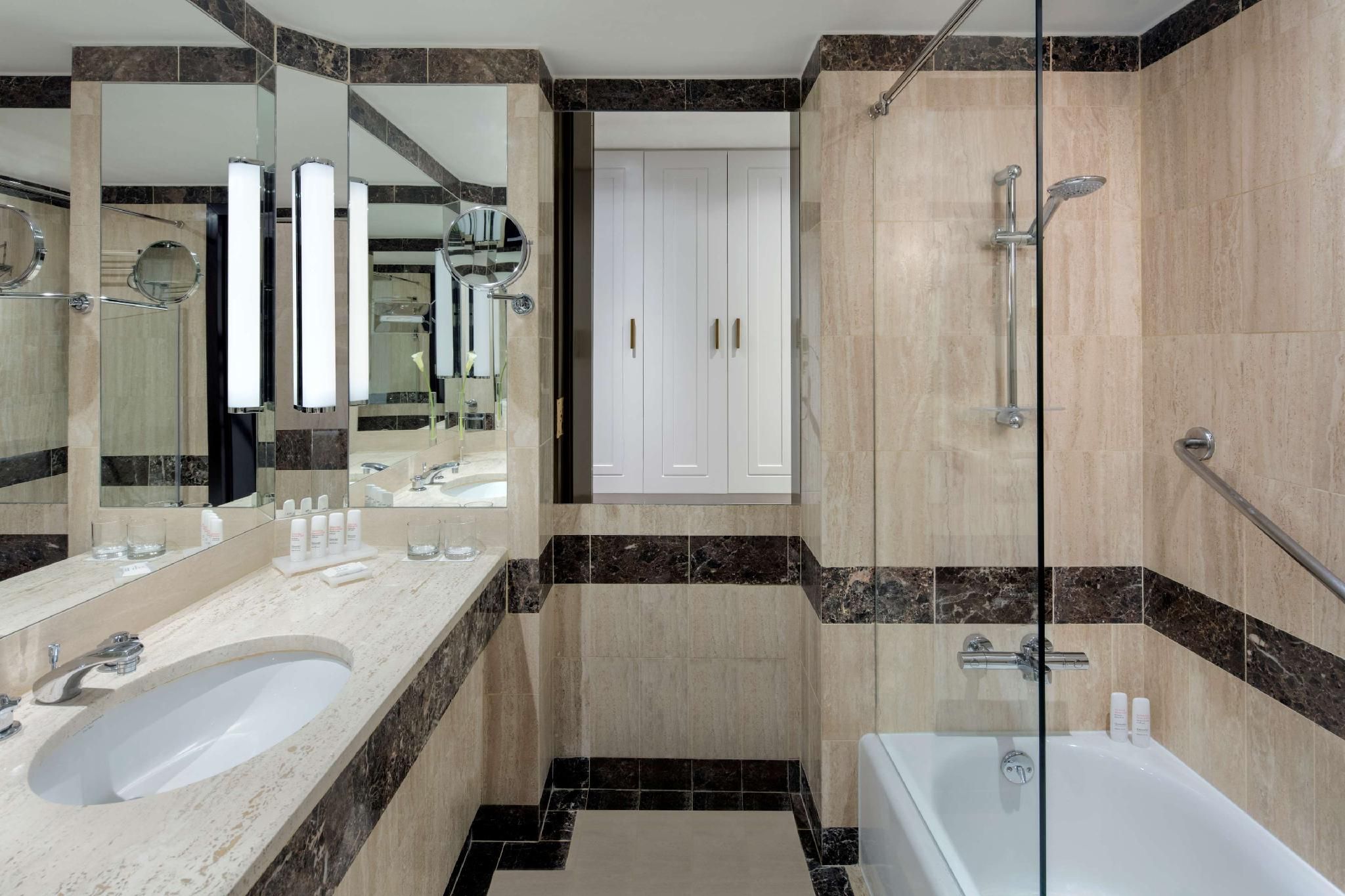 undefined Radisson Blu Hotel Dubai Deira Creek 4