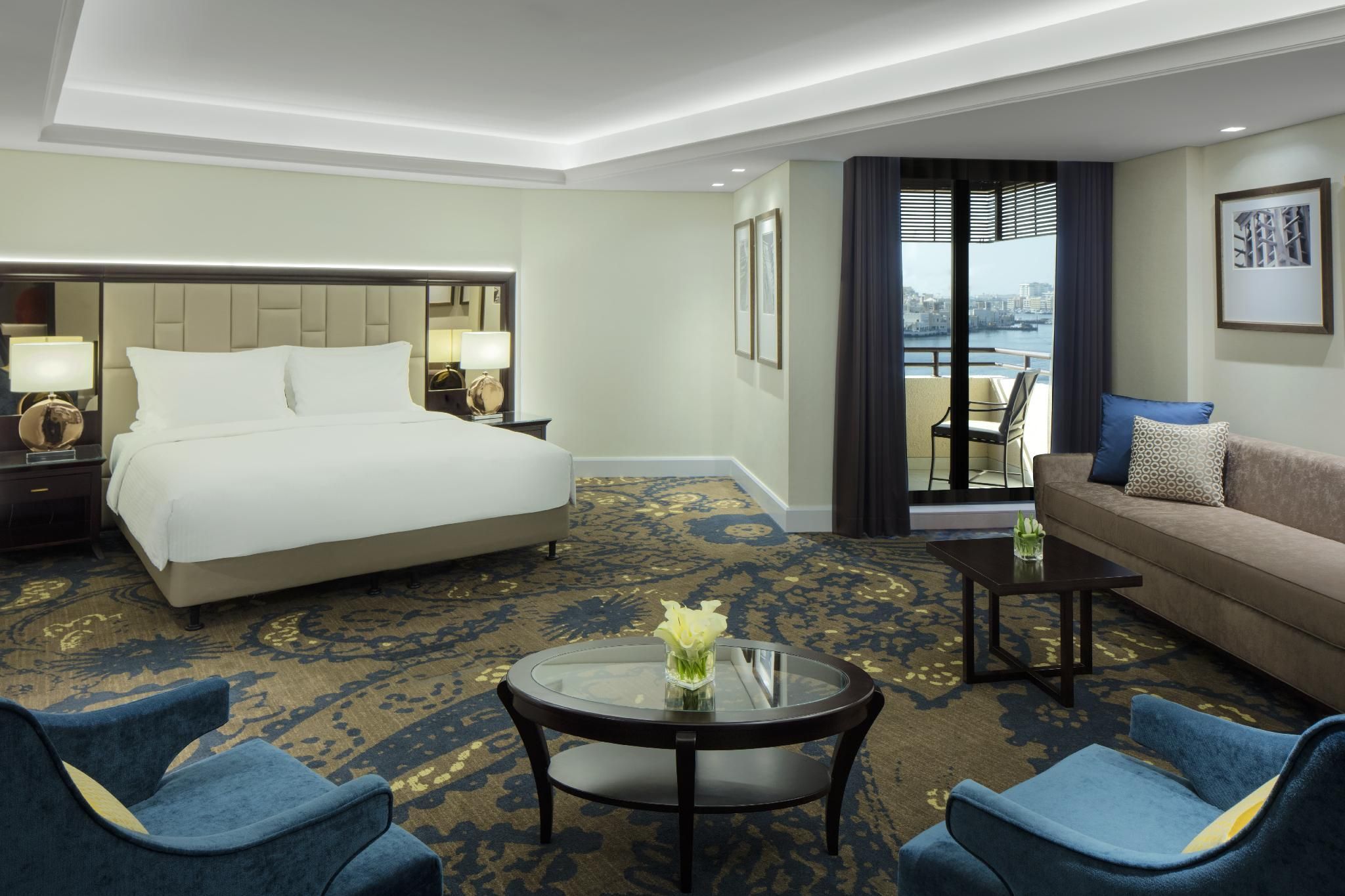 Grand Suite - Creek View & Lounge Access