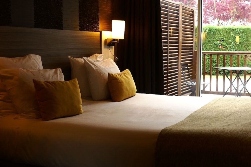 Suite, Garden View