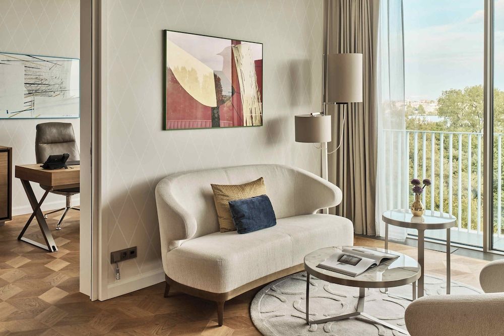 undefined The Fontenay 10