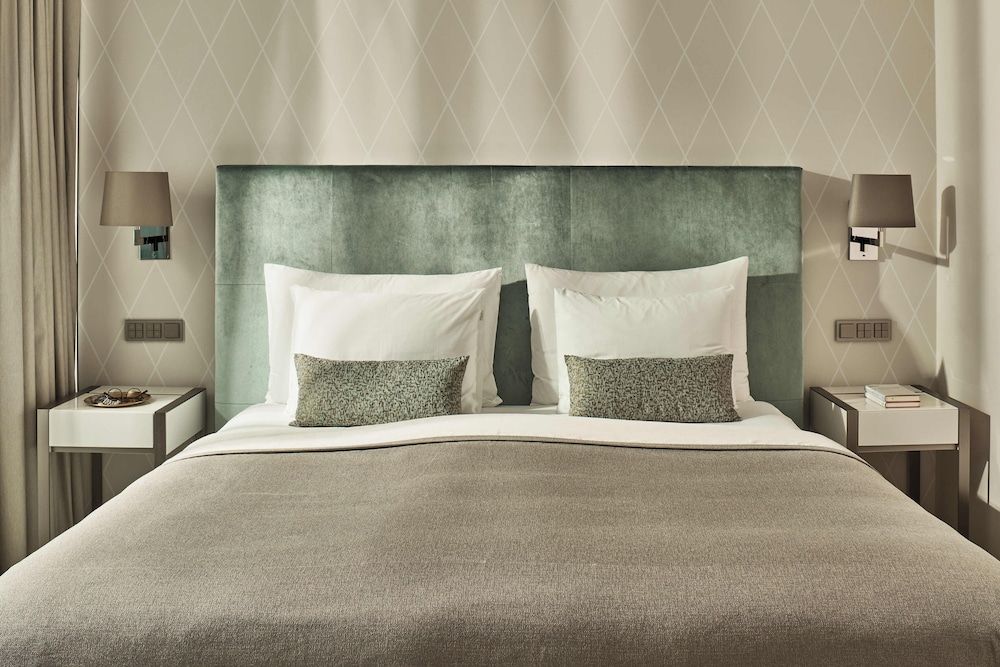 undefined The Fontenay 8