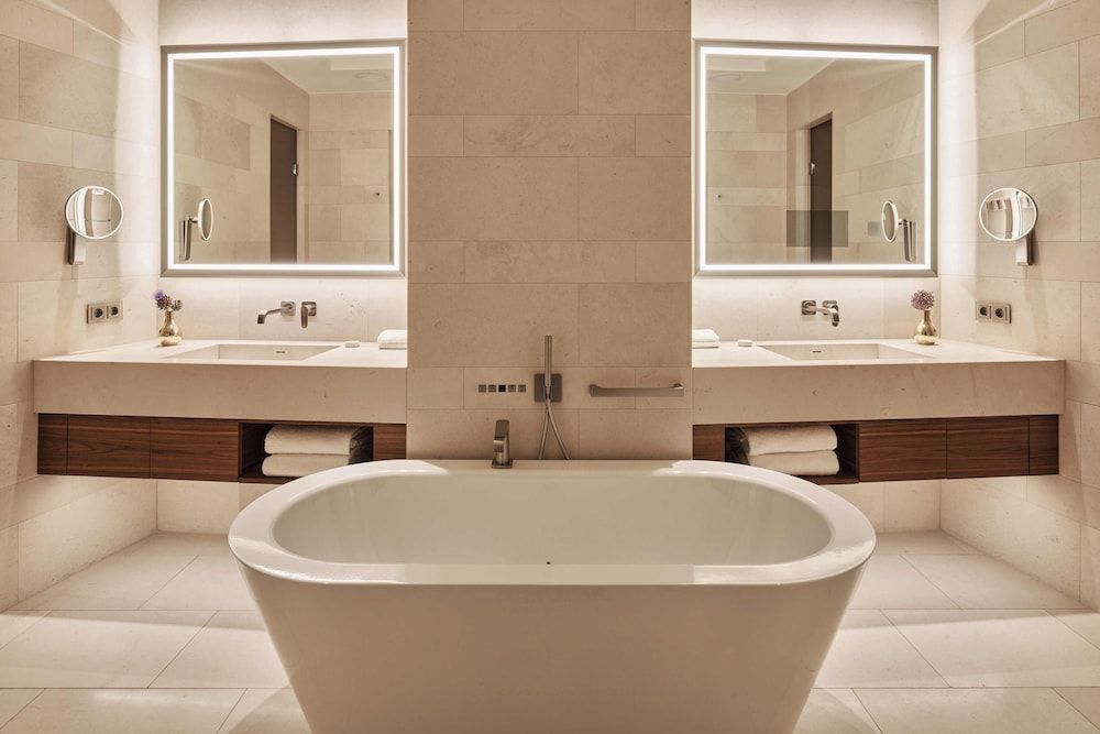 undefined The Fontenay 7