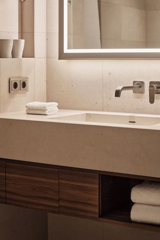 undefined The Fontenay 9