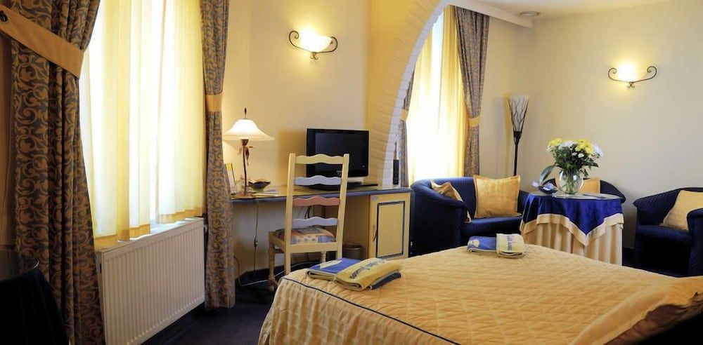 Les Reflets Jaunes Executive Suite 4