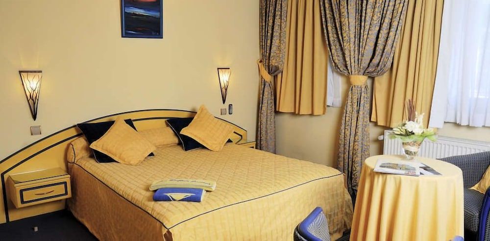 Les Reflets Jaunes Executive Suite