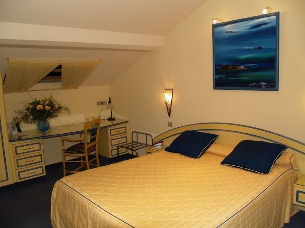 Les Reflets Jaunes Executive Suite 7