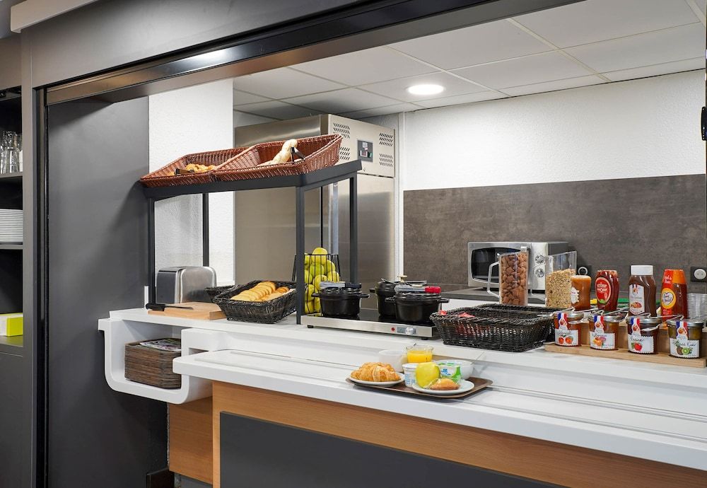 undefined B&B HOTEL Marseille Parc Chanot 8