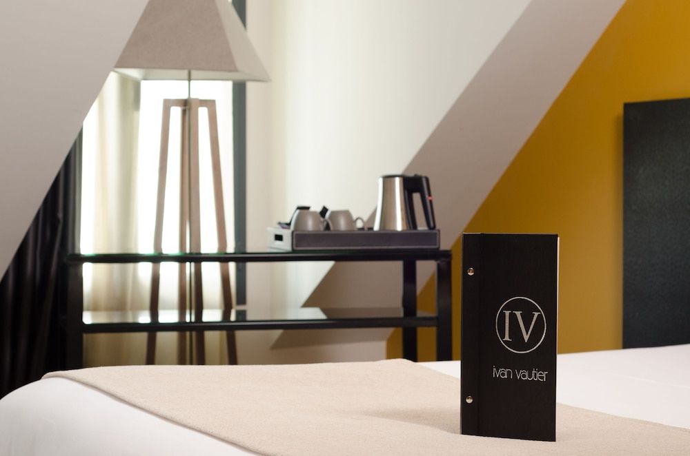 Ivan Vautier Comfort Room 8