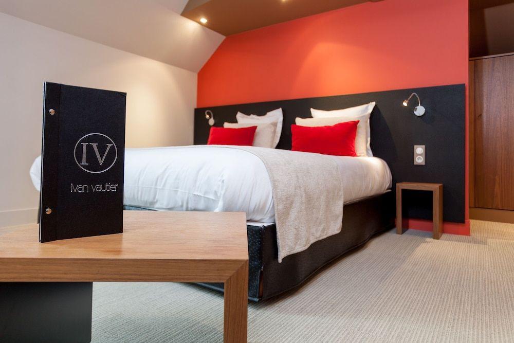 Ivan Vautier Comfort Room 7