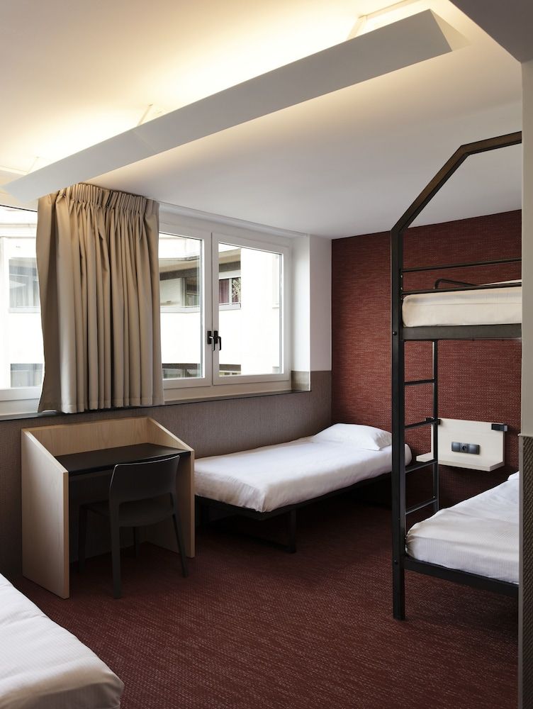 undefined FIAP - Hostel 8