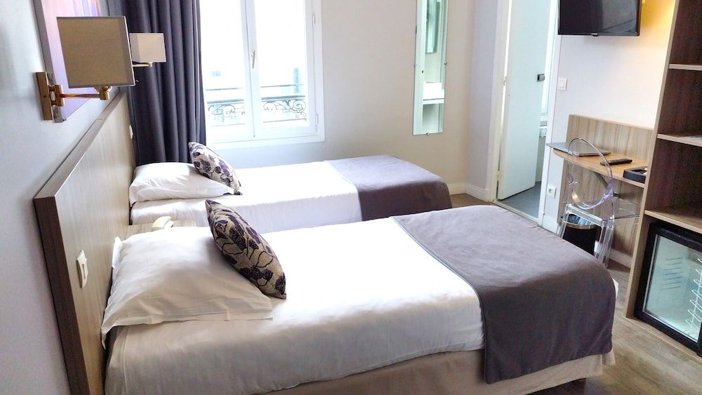 Avia Saphir Montparnasse Twin Room 9