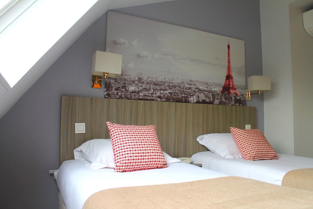 Avia Saphir Montparnasse Twin Room 8