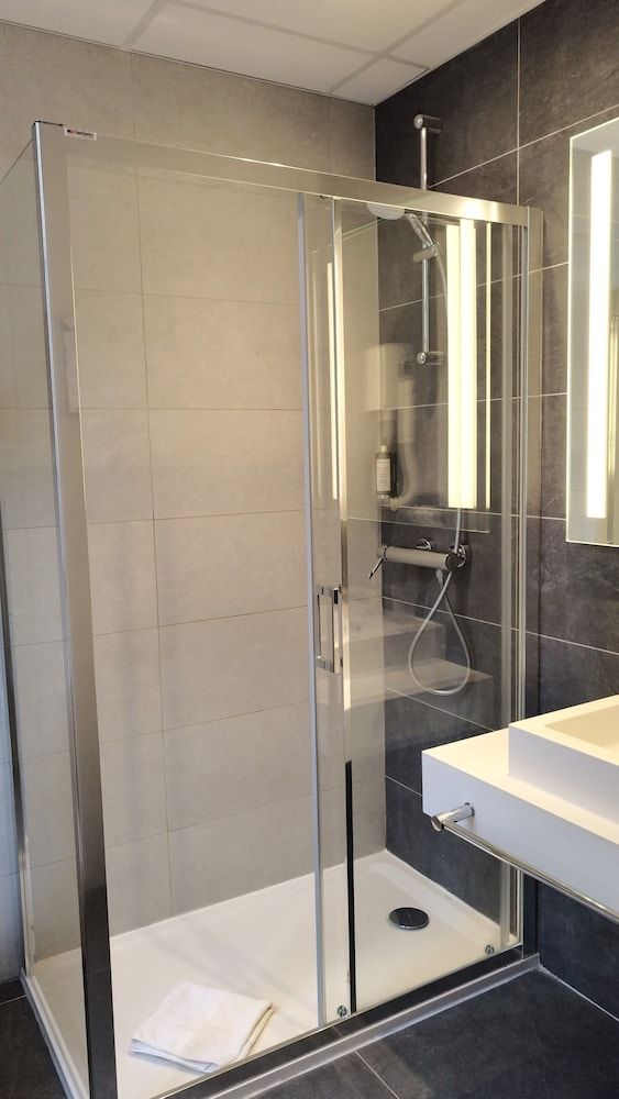 Avia Saphir Montparnasse Twin Room 14