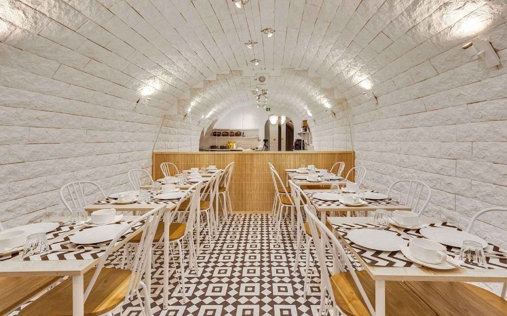 undefined Hotel Carladez Cambronne 10