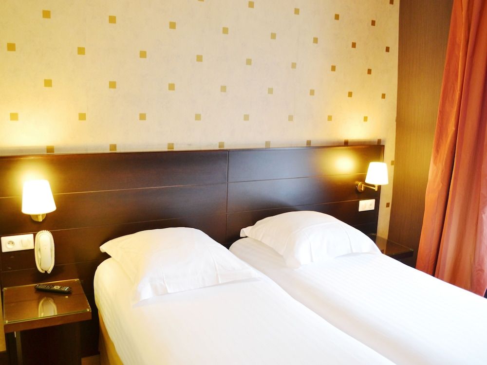 undefined Hôtel de l'Exposition Tour Eiffel 3