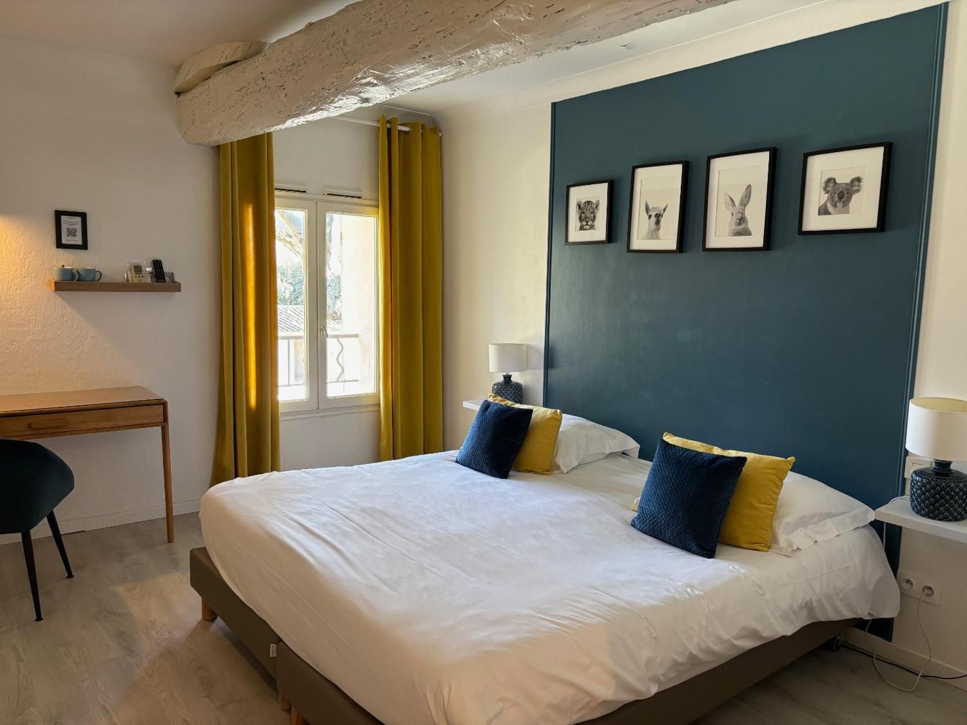 Traditional Double Room with Pool View 