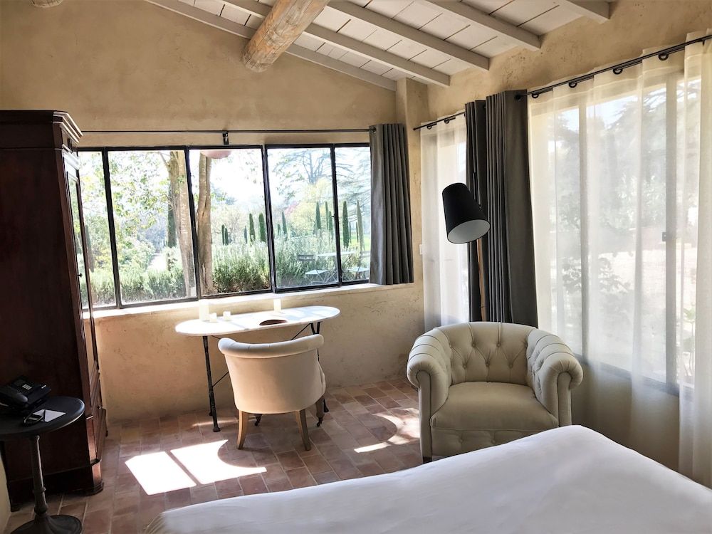 Room, Garden Area