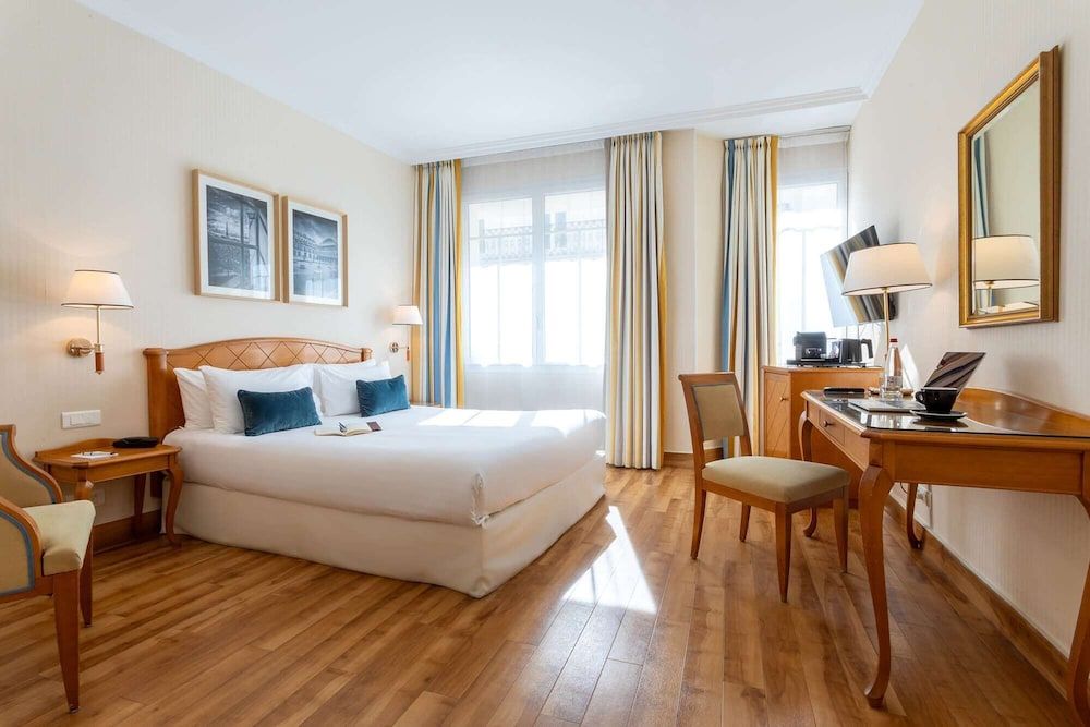Room, Connecting Rooms