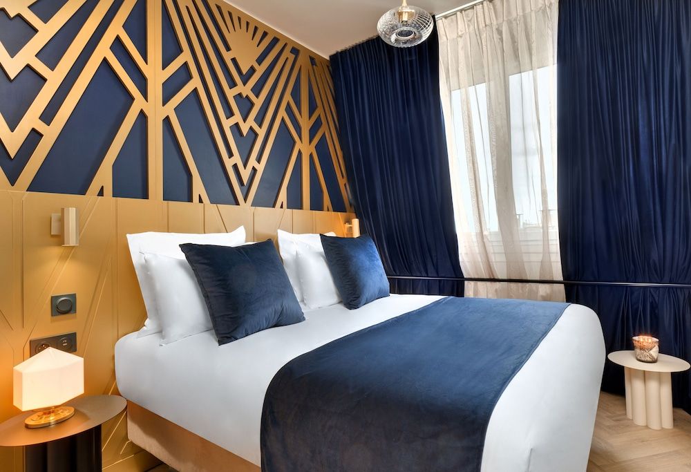 undefined Artemisia Montmartre 2