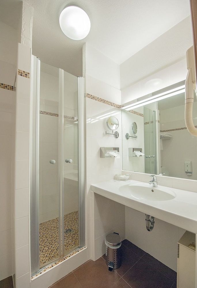 Promotel Carros Twin Room 9