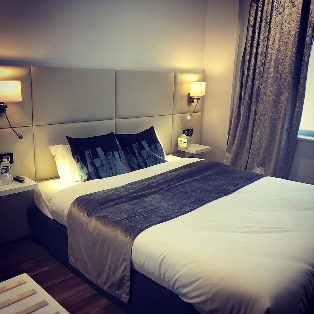 Hôtel de la Paix Standard Double Room 6