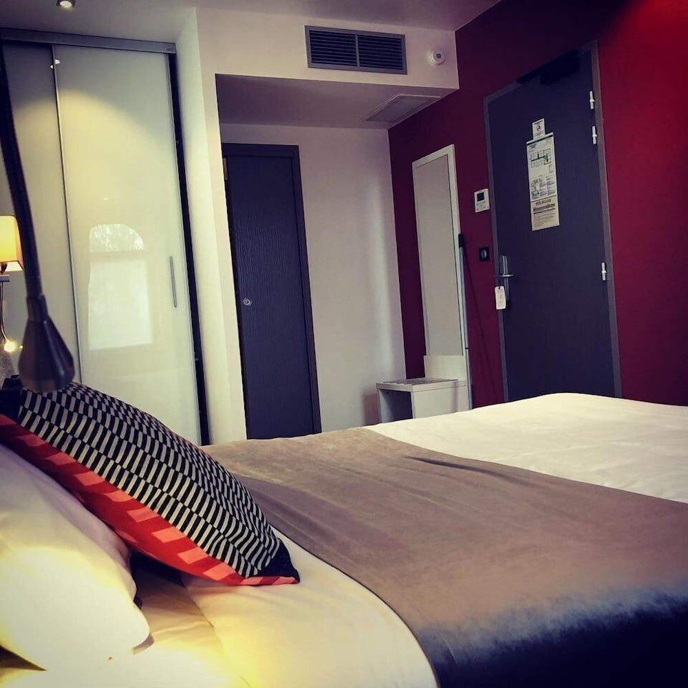 Hôtel de la Paix Standard Double Room 10