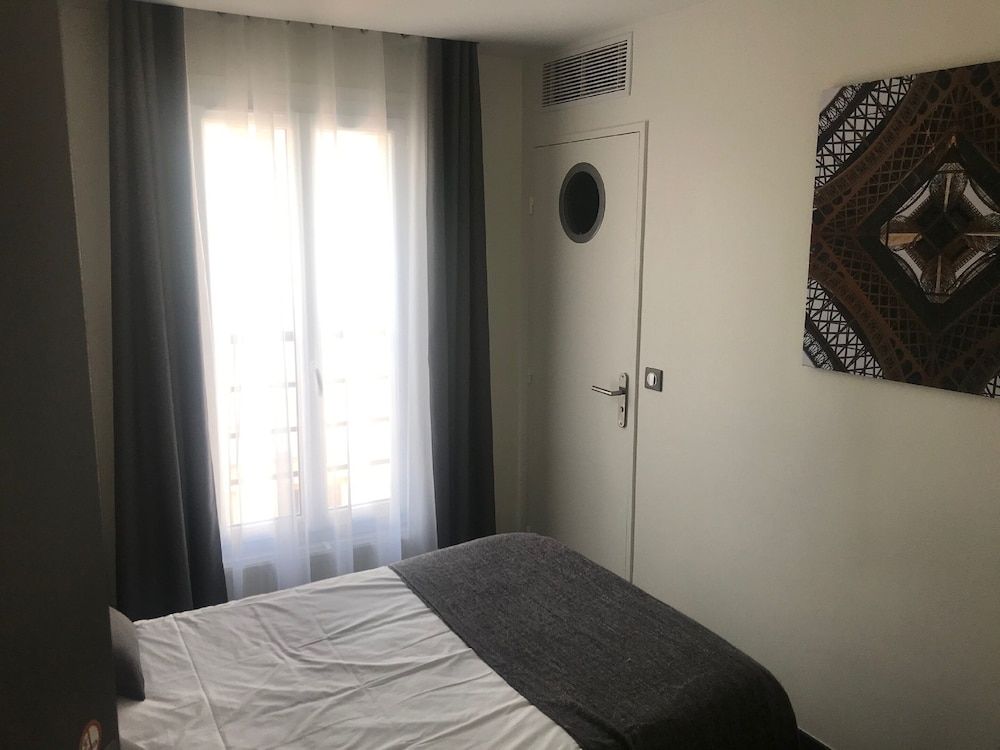 undefined Hôtel de Paris Montmartre 6
