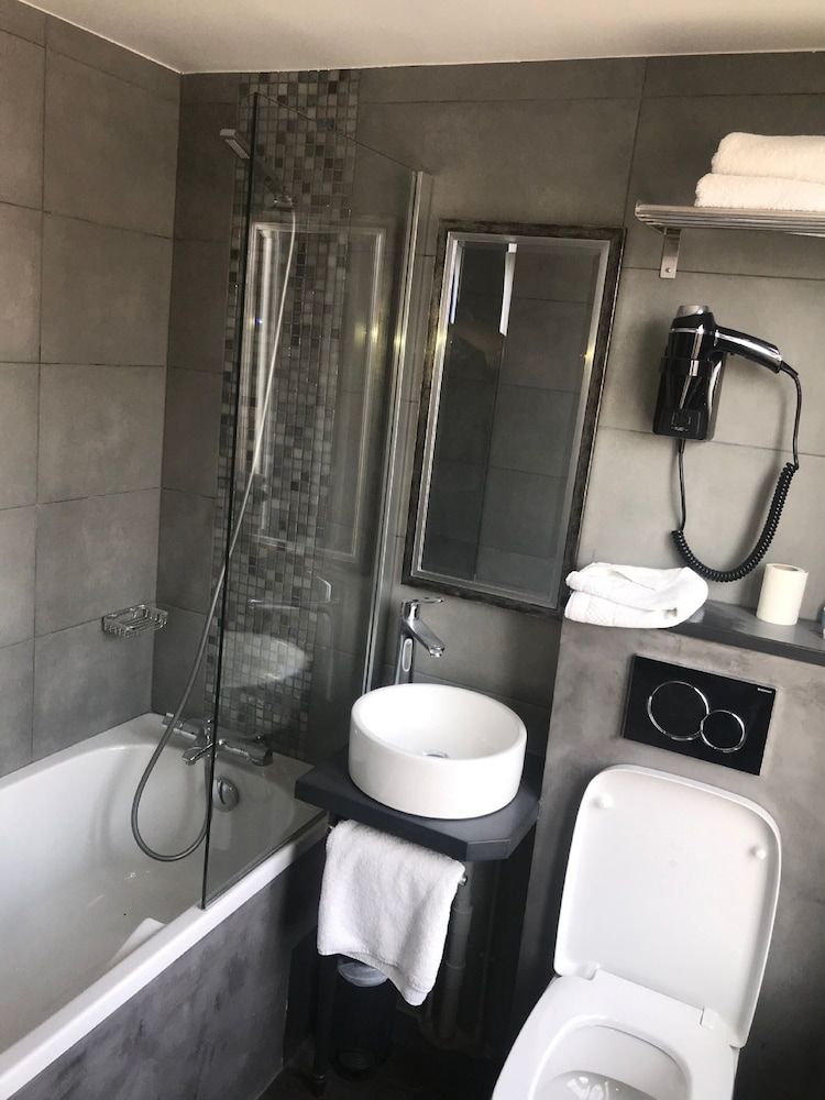 Hôtel de Paris Montmartre Standard Twin Room 6