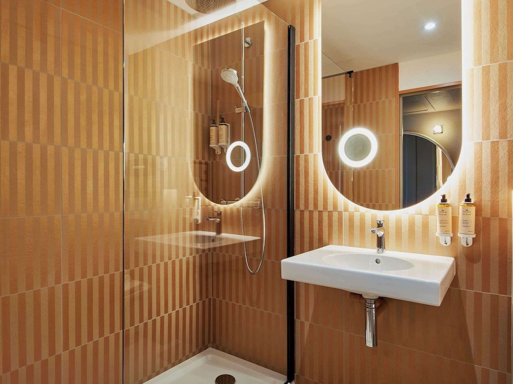 Mercure Saint Raphael Centre Plage Classic Room, Multiple Beds, City View 4