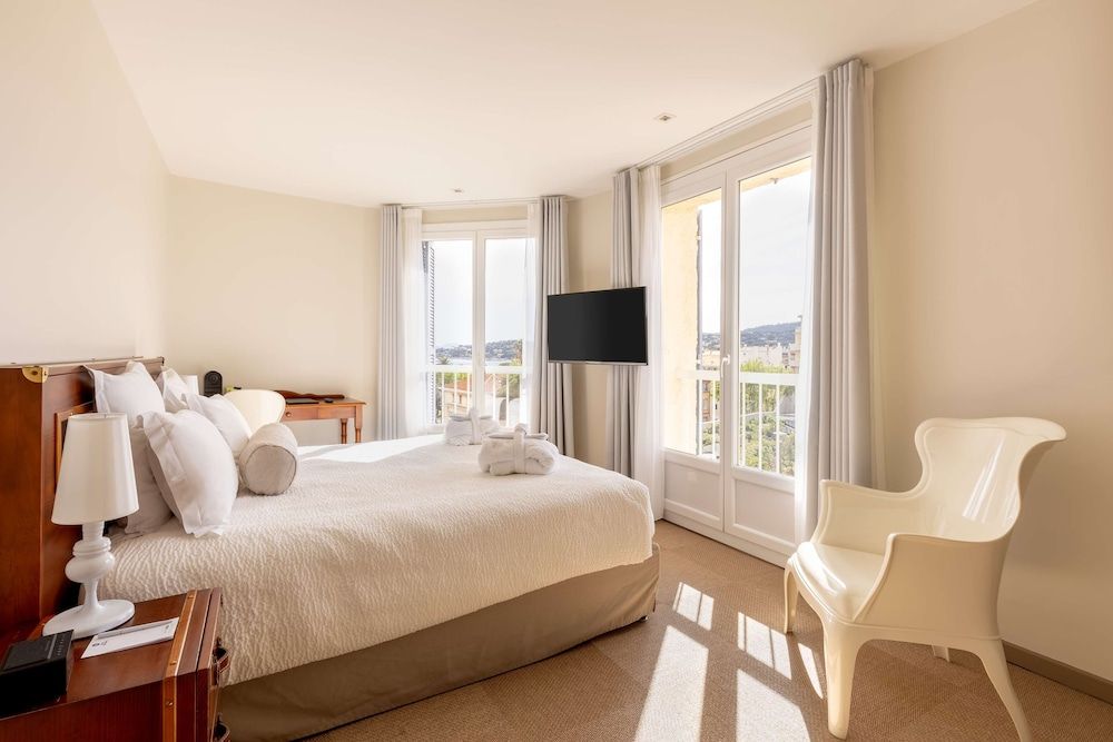 Exclusive Room, 1 King Bed, Non Smoking, Sea View (Twin bed on request)