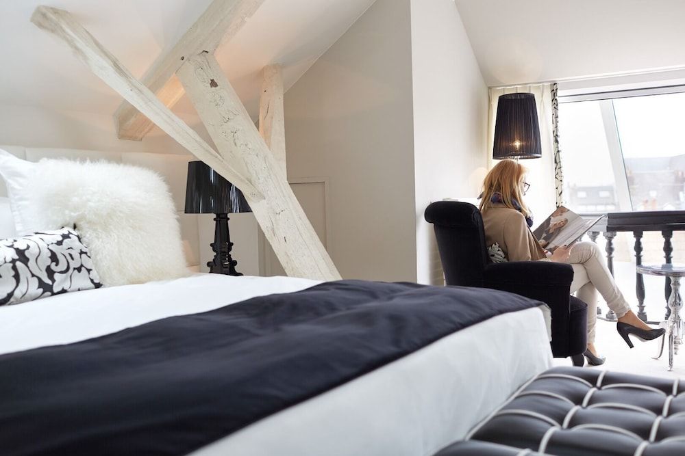 Clarance Hotel Lille Signature Room 2