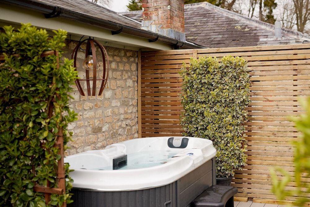 Bishopstrow Hotel & Spa Hot Tub Junior Suite 7